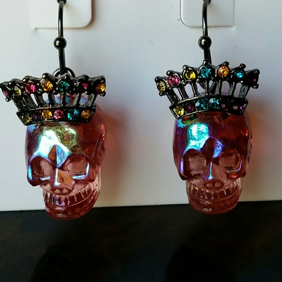 One Left! Betsey Johnson Iridescent Skull Earrings - Picture 6 of 8